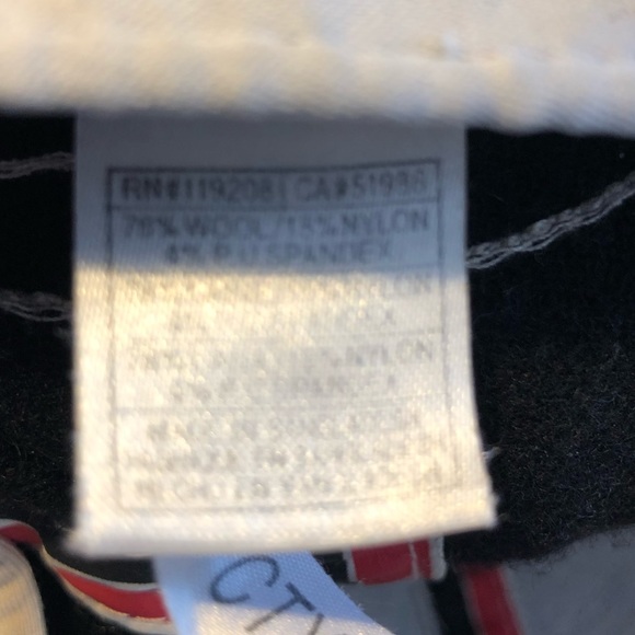 Calgary Flames mostly wool Reebok flex fit hat - Picture 7 of 8